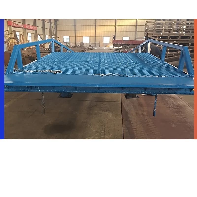 Forklift container loading and unloading platform Mobile boarding bridge Mobile loading and unloading platform