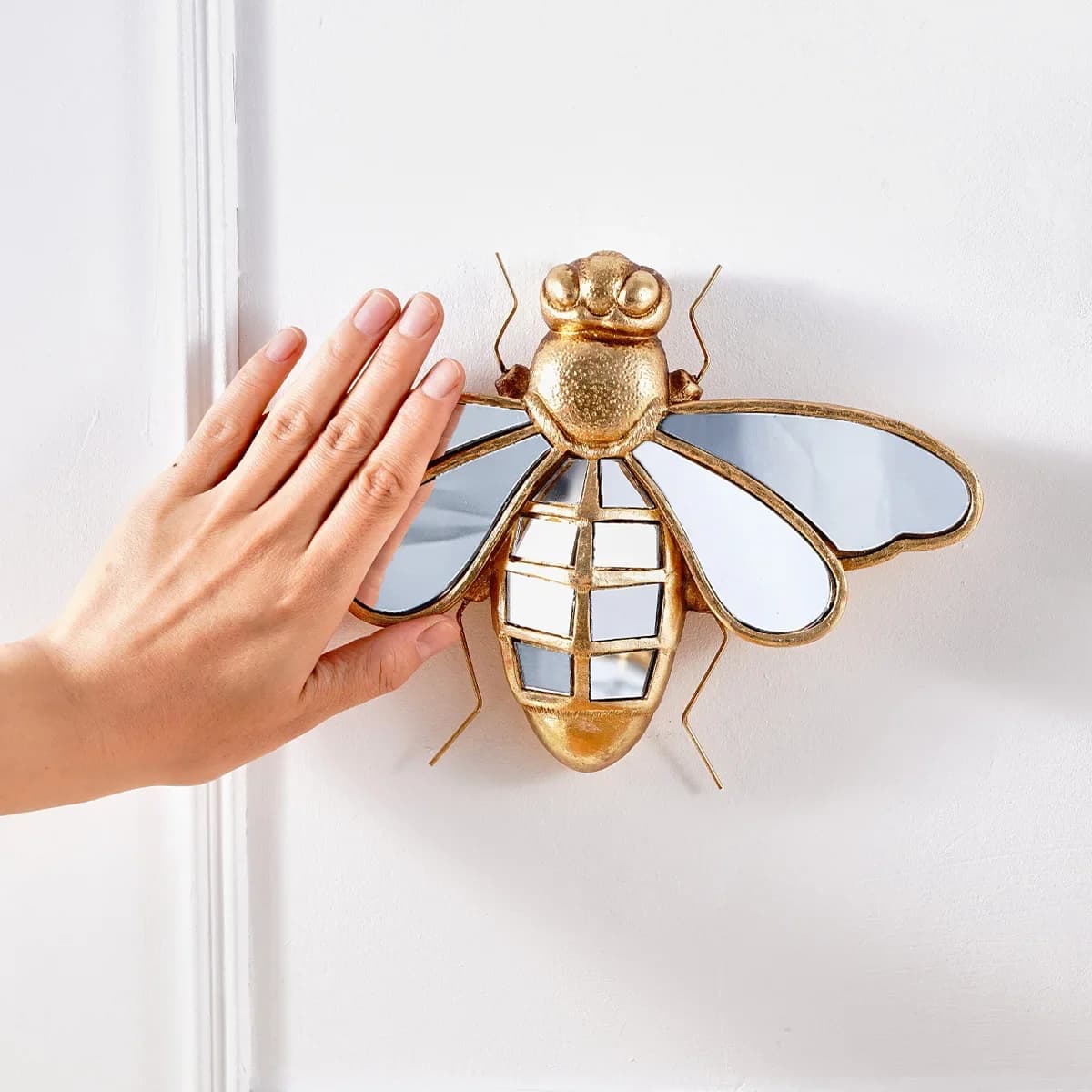 Bee Wall Mirrors Room Decoration Creative Resin Handcrafted Resin Insect Wall Sculpture Handicraft Mirror Accent Home Decor gift