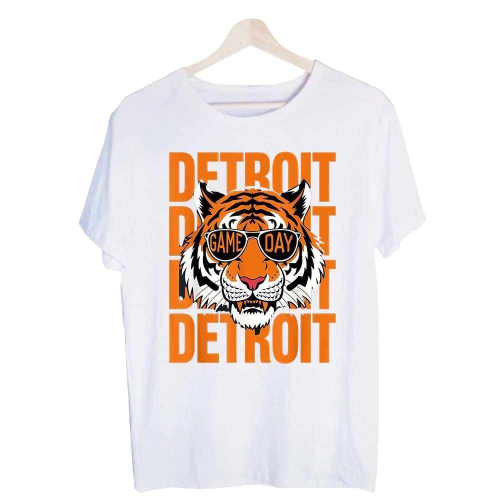 Men's Tiger Graphic Tee with Sunglasses and Typography , Short Sleeve Crew Neck T-Shirt for Casual Streetwear and Game Day