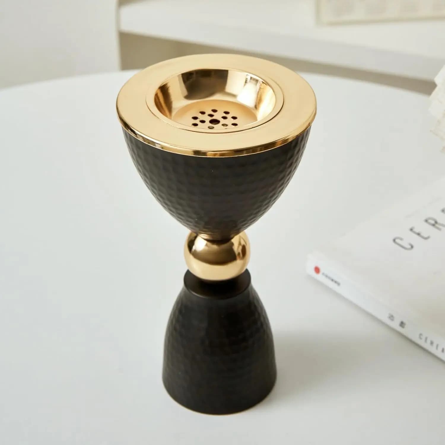 Best Seller Luxury Black & Gold Hammered Bakhoor Burner Premium Metal Arabic Incense Holder Gulf Home For Ramadan Decor