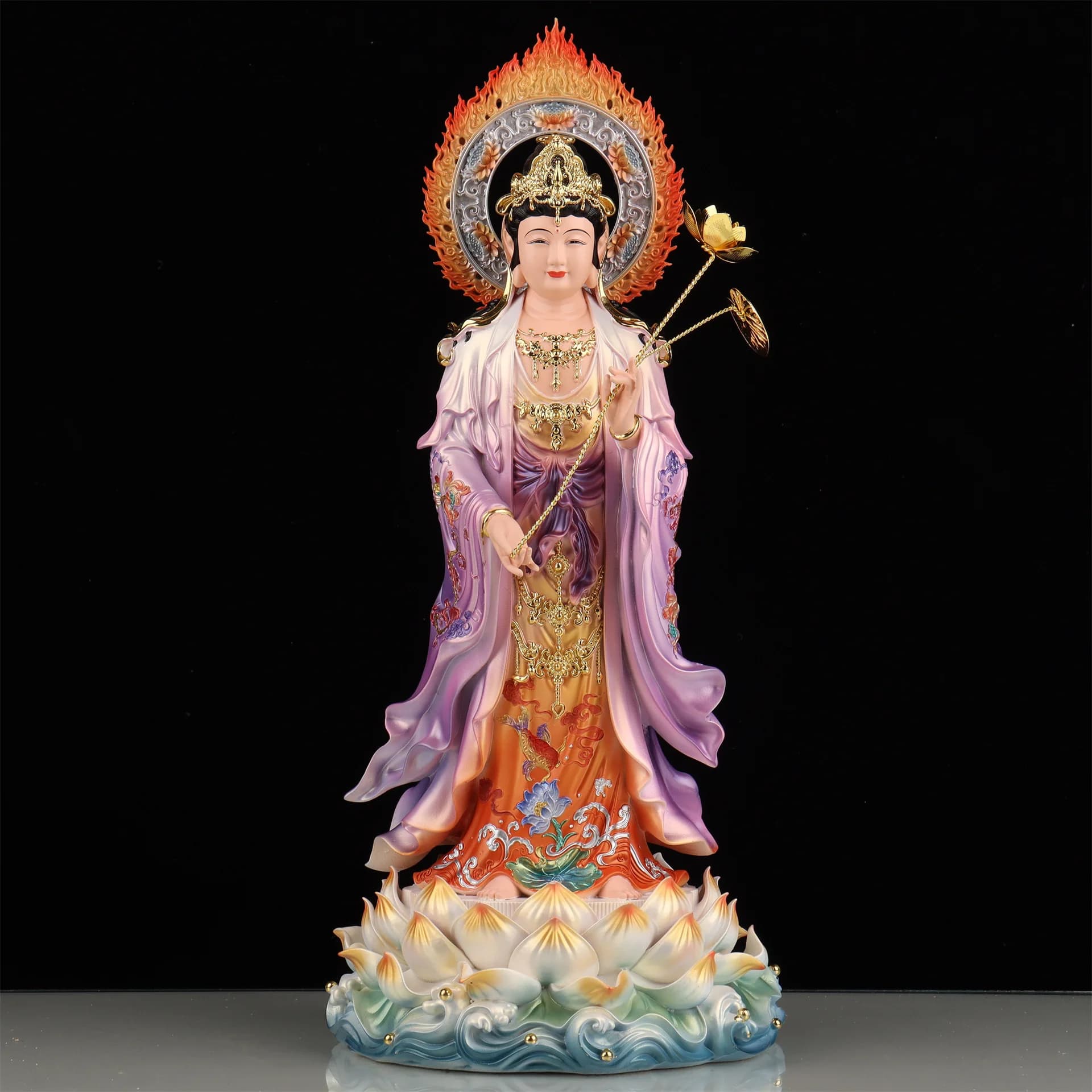 The Western Three Saints Buddha Statue is dedicated to  and the general trend is to the ornament to ensure peace Buddha statue