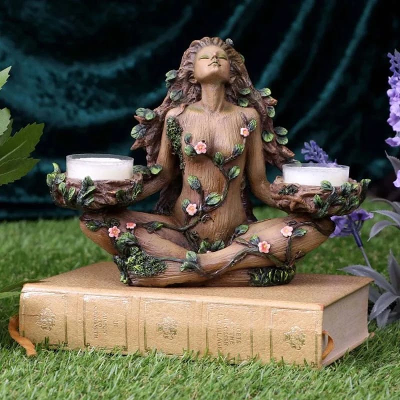 Forest Protector Nature Balance Candlestick Small Candle Ornament Decorative Gift Home Decor Candelabro Accessories