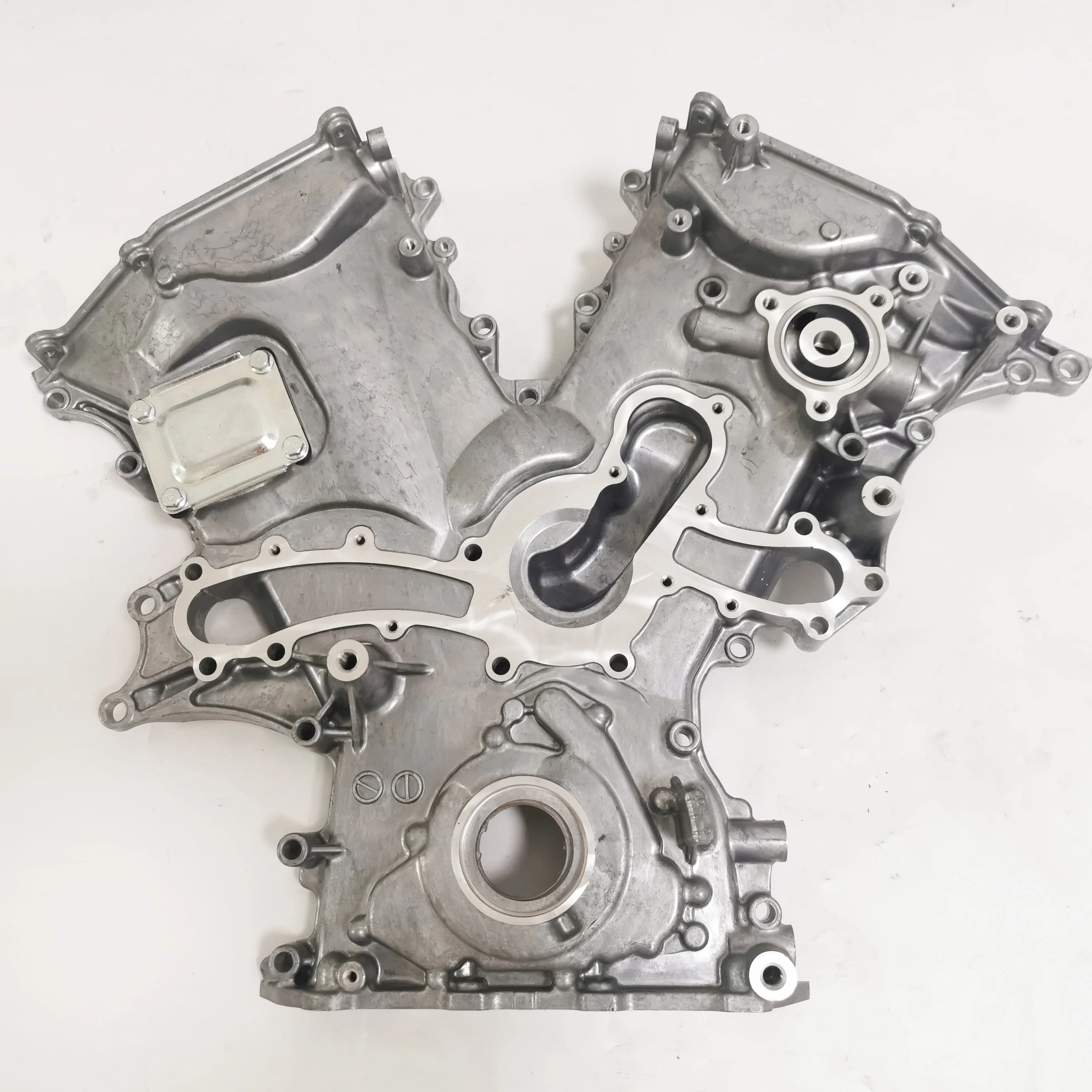 Timing Chain Cover Oil Pump Timing Cover Assembly 11310-31014 for 4Runner FJ Cruiser Tacoma Tundra