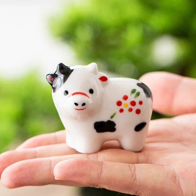 Mini Cute Cartoon Cow Miniature Model Desktop Decoration Accessories Garden Home Decoration Handicrafts Ornaments Gift 2025 New