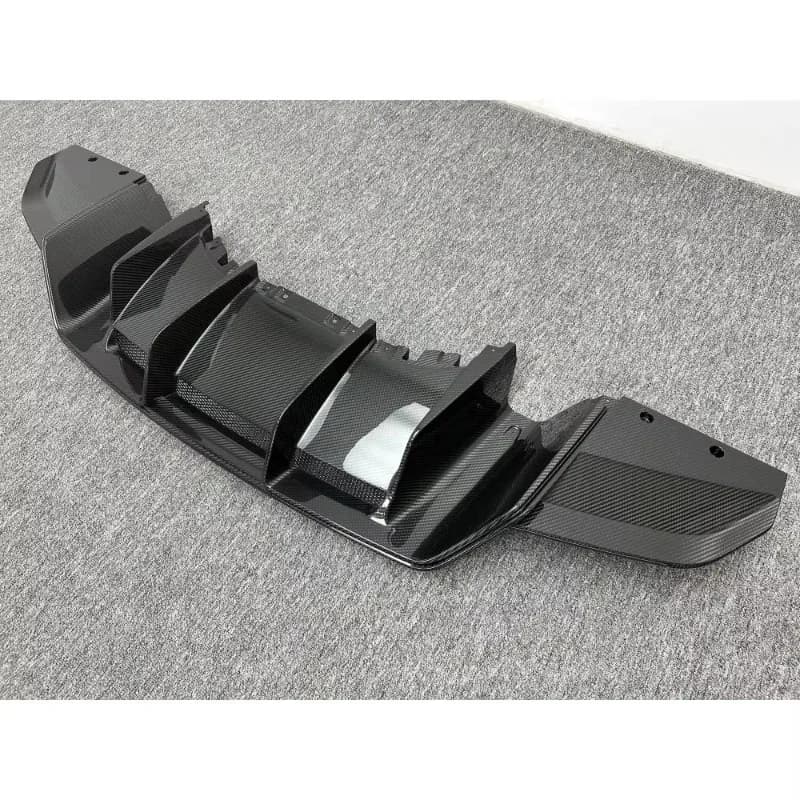 For  Modified P-style Dry Carbon Fiber Rear Diffuser Rear Lip Body Parts for  R8