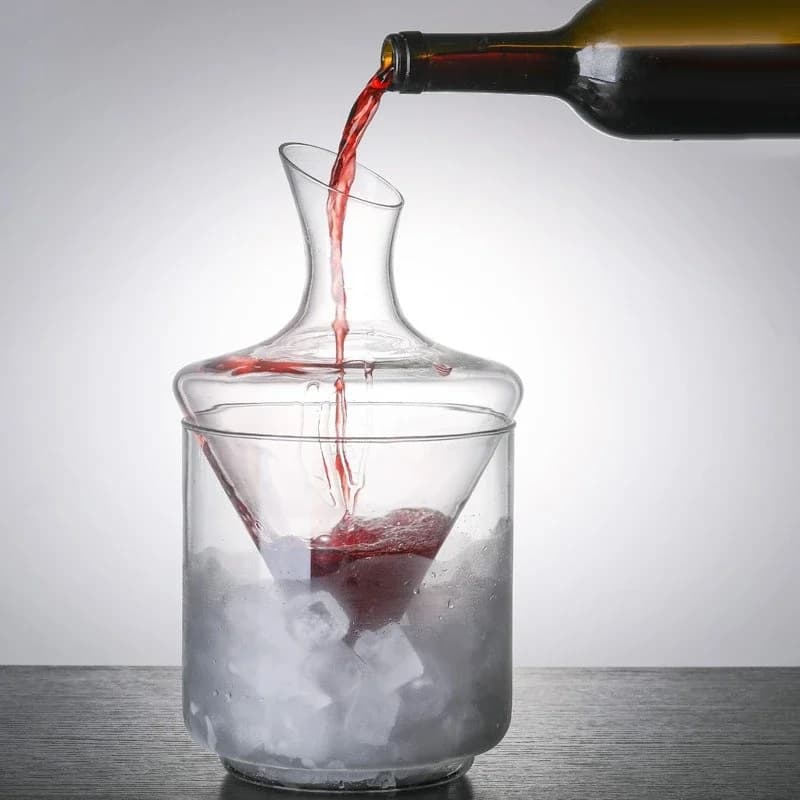 Creative red wine decanter, ice wine maker, household red wine quick diagonal decanter, heat-resistant glass