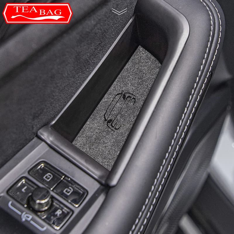For Lynk & Co 09 2021-2024 Car Styling Interior Door Storage Box Interior Grab Handle Organized Box Auto Modified Accessories