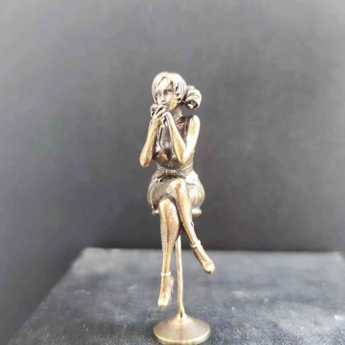 2.5" Brass Sexy Bar Drinking Girl Statue Art Model Artworks Deco