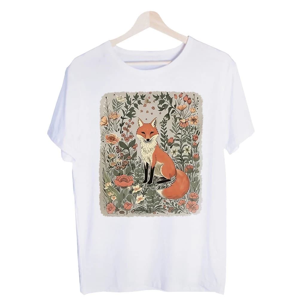 Women's Fox and Floral Graphic Tee, Short Sleeve Crew Neck T-Shirt for Casual Daily Wear and Nature-Inspired Outfits