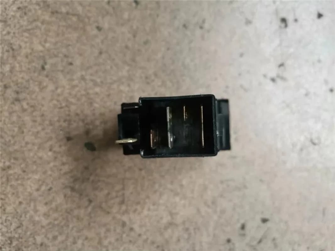 Bus Spare Parts Rocker Switch 37E01-27109 Door   Accesorios Para Automóvil Electric Car Conversion Kit