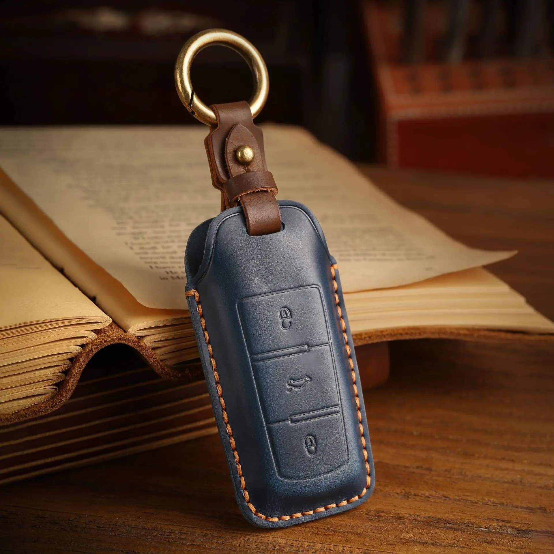 Car Key Cover For Volkswagen VW CC Passat B6 B7 Passat 3C CC Maogotan R36 B5 B7L Leather Car Key Case Cover Protector Shell Fob