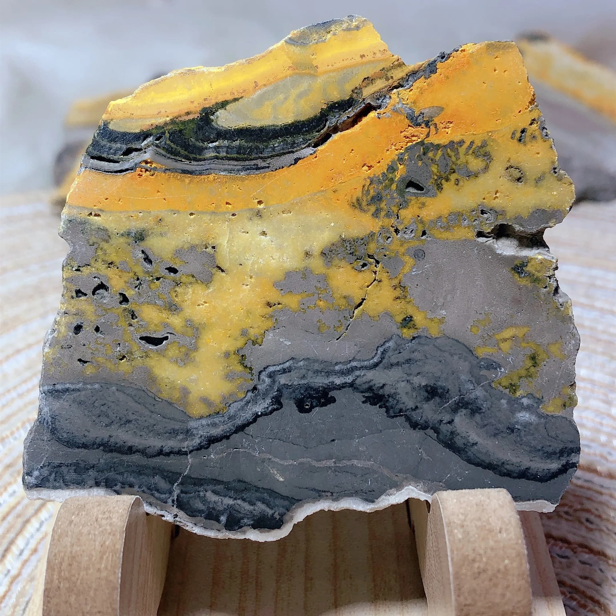 High Quality Healing Natural Crystals Bumblebee Slab Slices Reiki Mineral Home Decorations Gift Room Decor Energy