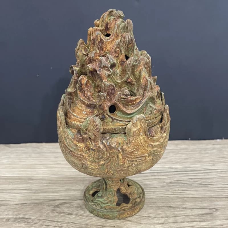 Ancient Han Dynasty flame-shaped Boshan , sandalwood incense , aromatherapy burner, home indoor bronze incen