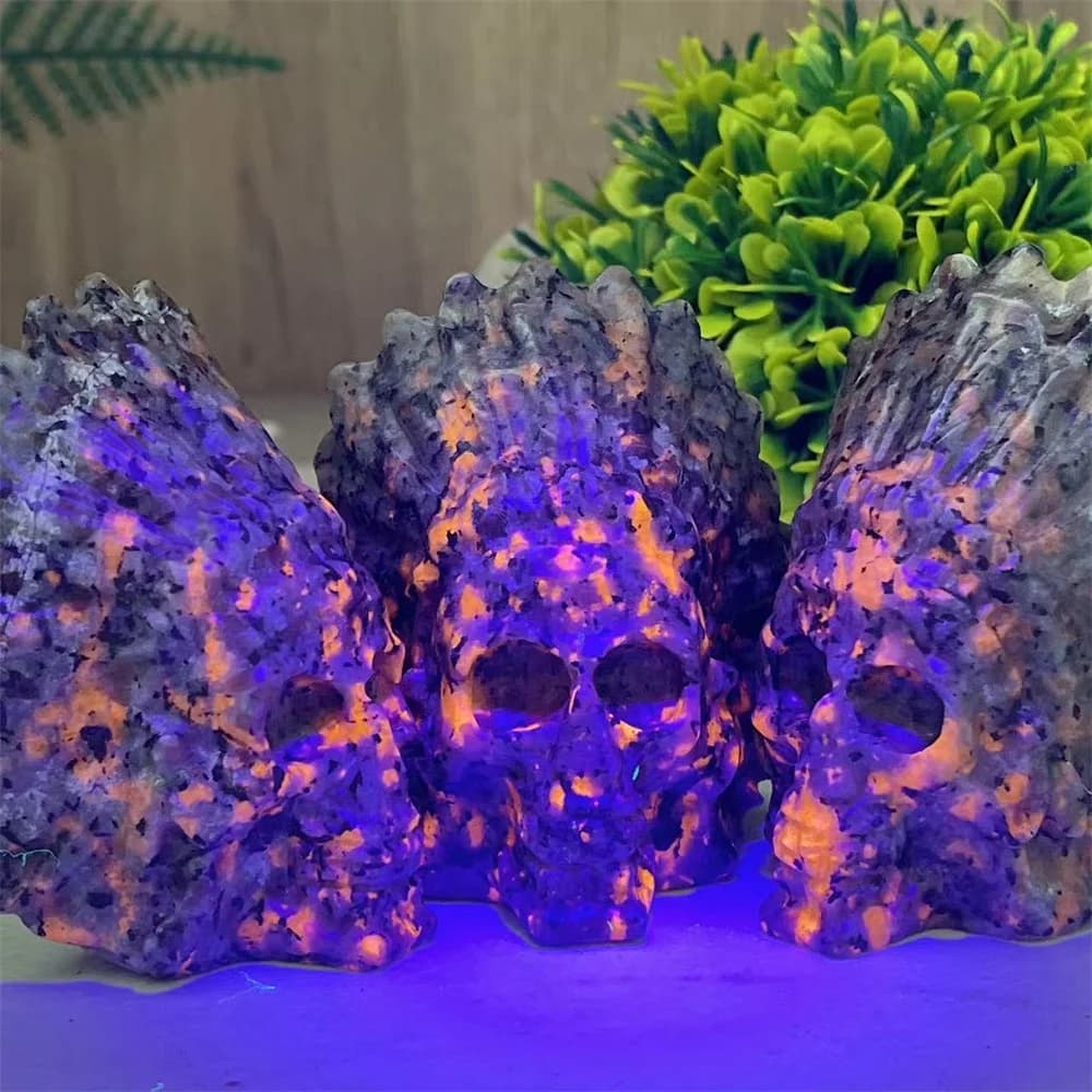 Yooperlite Stone Quartz Flash Fluoresce Crystal Natural Skull Healing Mineral Specimen Reiki Carving Home Decoration Gift Energy