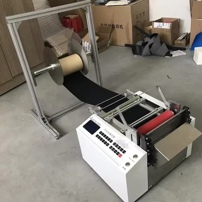 Non Woven Fabric Computer Cutting Machine Automatic Precision Slitting Cutting Equipment for Textile Material Processing