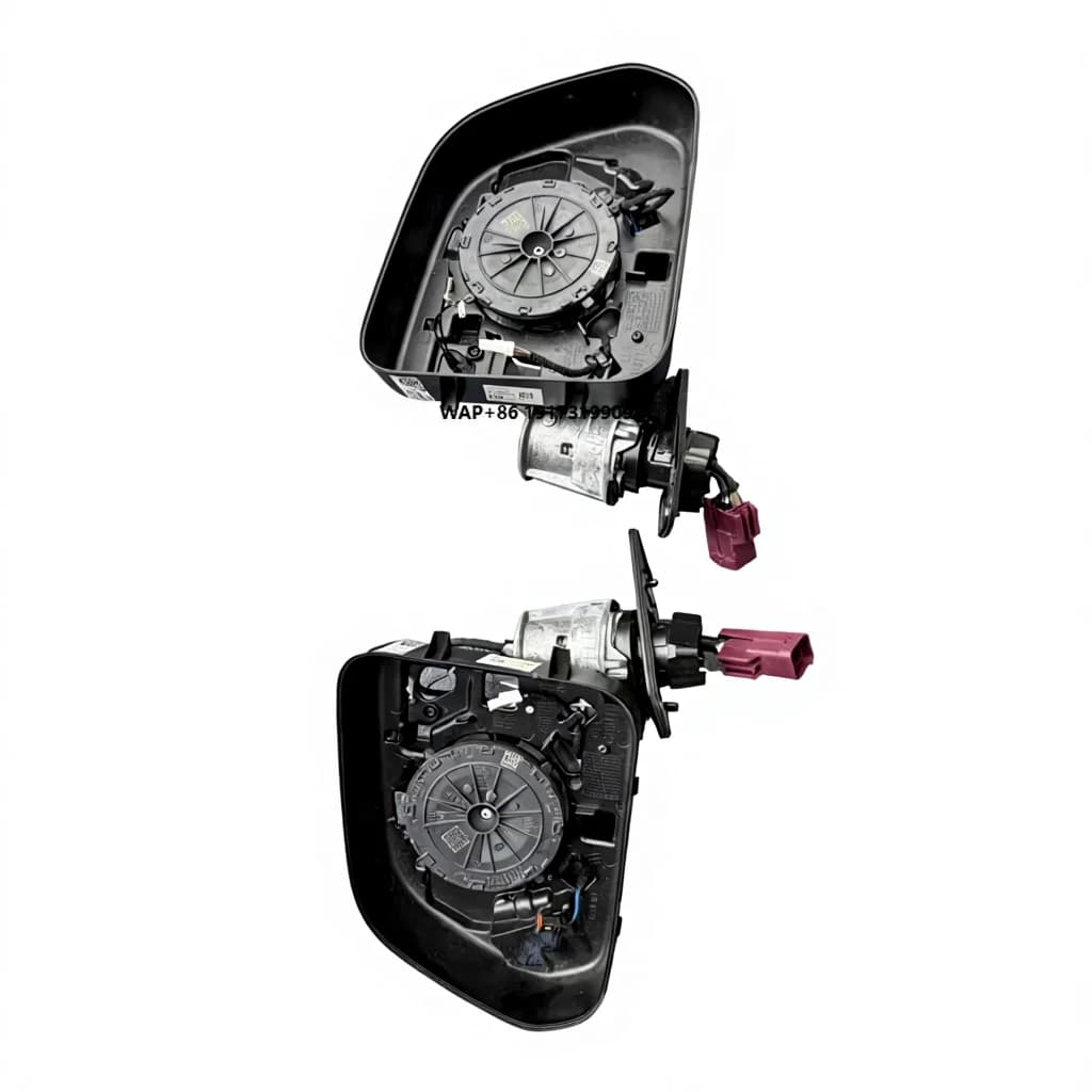 The Left Side of the Rearview Mirror Housing of the for Cullinan 51168737561