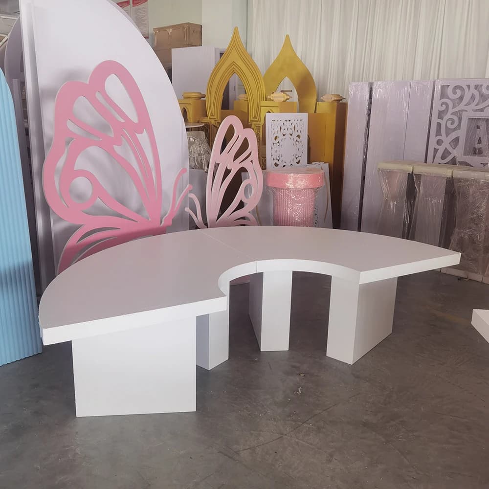 Creative Desgin Modern Round Styling White Acrylic Wedding Dinning Table With Legs For Events Decoration