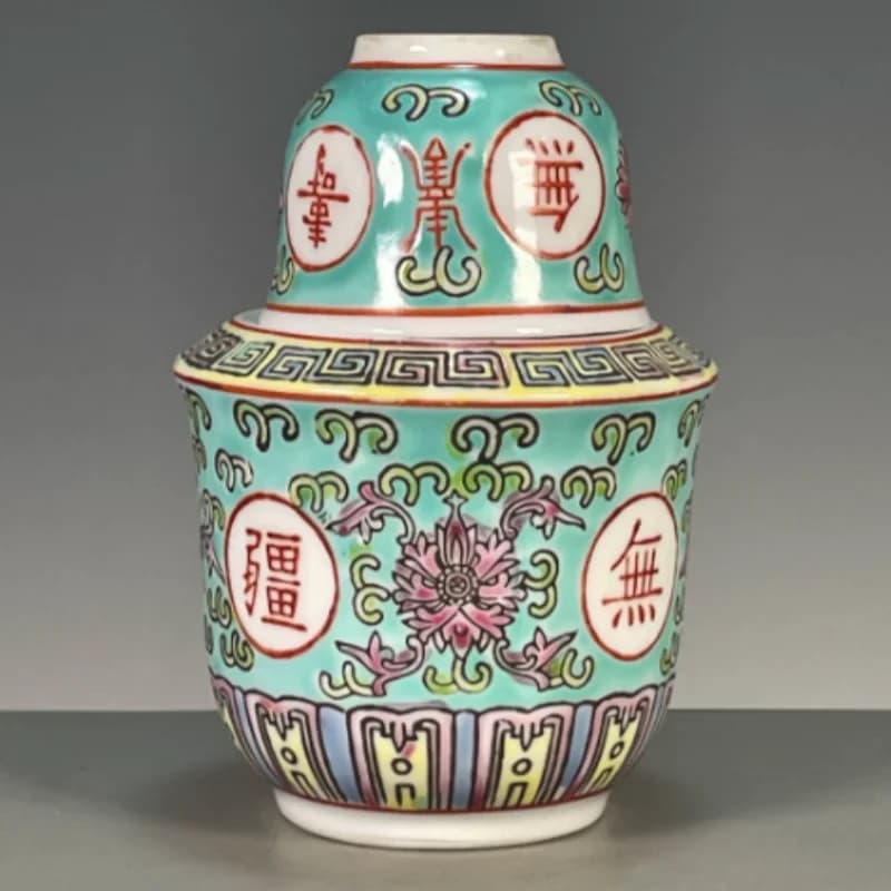 Antique Ceramic Green Glazed Famille rose porcelain Exquisite Pattern Warm Wine Pot Home Desktop Decoration Ornament