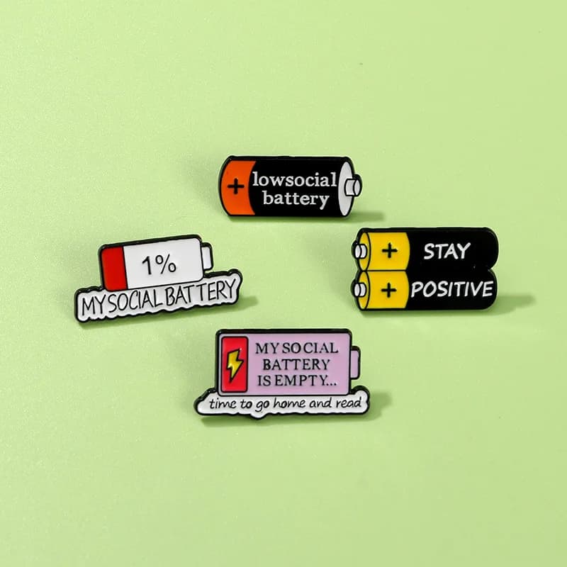 Creative Battery Level Letter Design Brooch Alloy Badge Pins For DIY Clothing Bags Shoes Hat Scarf T-shirt Jeans Decoration