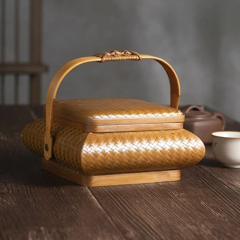 Handmade lacquered bamboo woven carrying box, covered storage box, Chinese gift box TH037-2