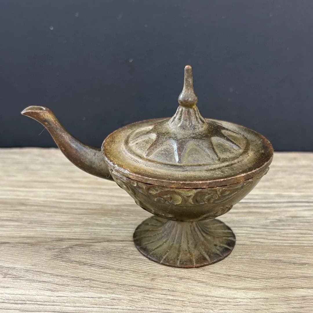 Vintage Aladdin Bronze Pot Divine Lamp Lotus Bottle Oil Lamp Home Zen Ornament