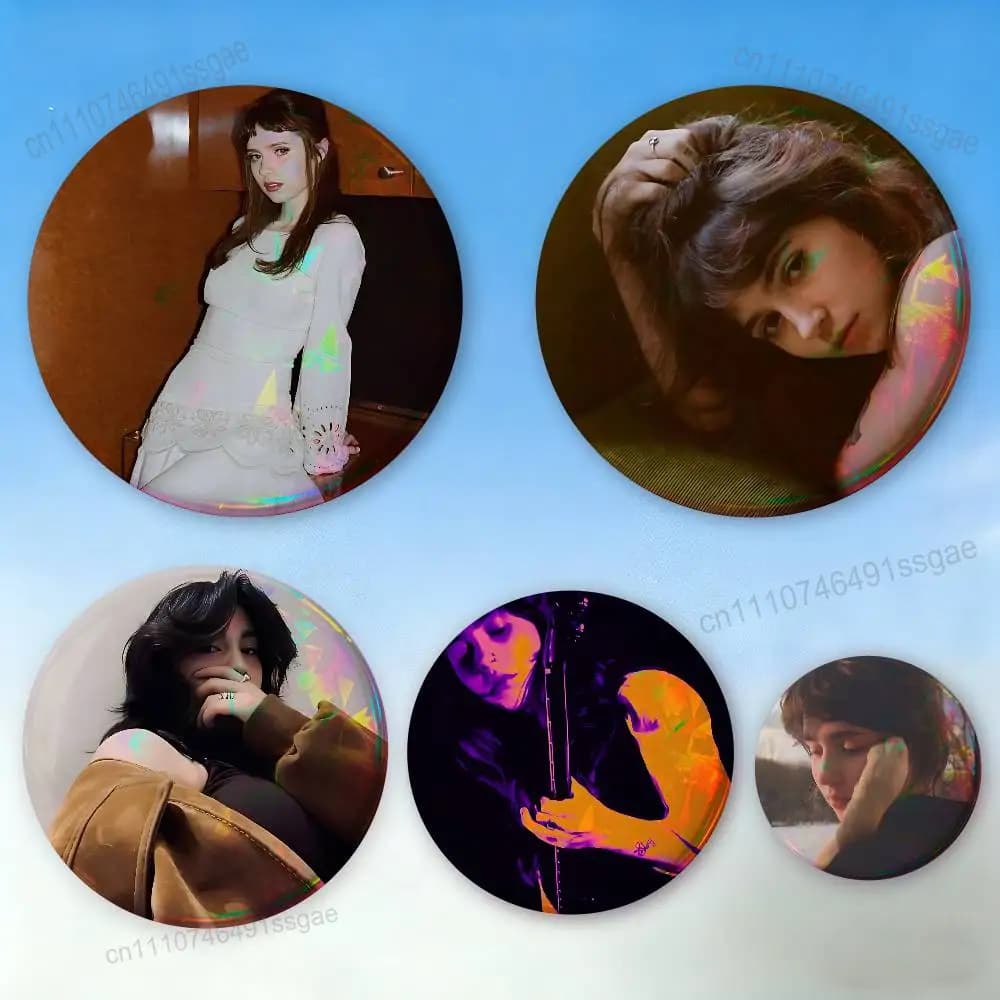 C-Charm Singer C-Clairo Badges Personalized Handmade Round Brooches Pins Accessory 25mm 75mm 44mm 58mm 32mm
