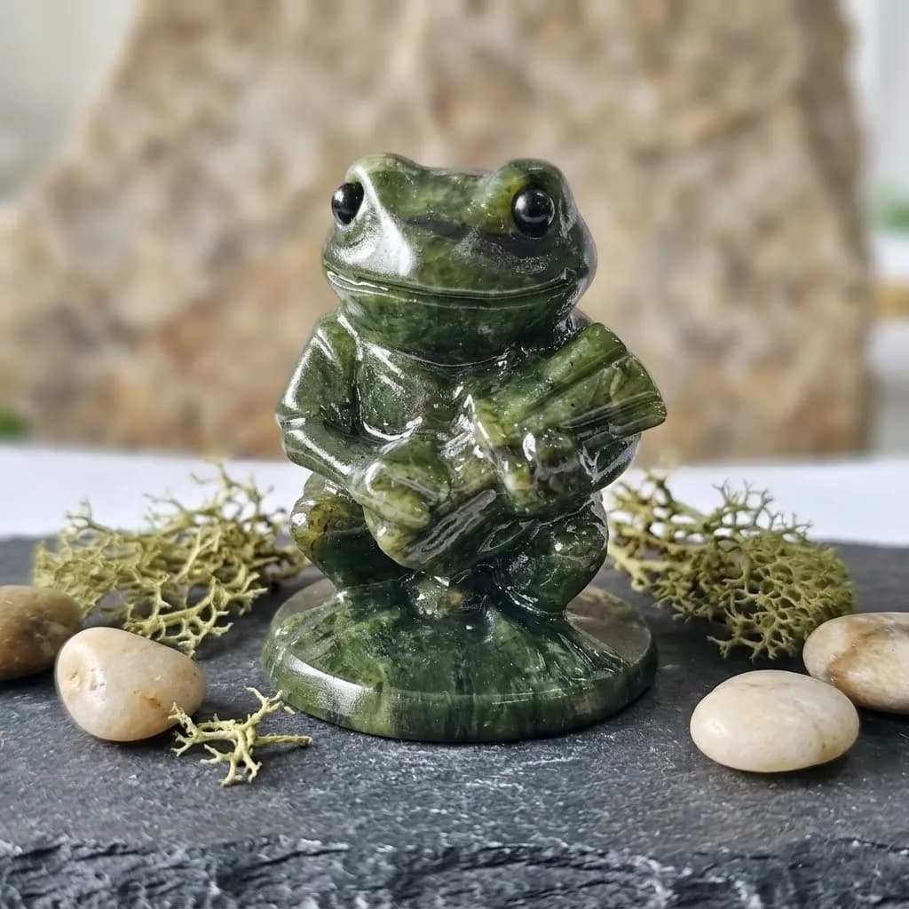 Natural Serpentine Frog Carving Hand Carved Green Crystal Frog Animal Figurine Polished Cute Stone Home Decor Gift