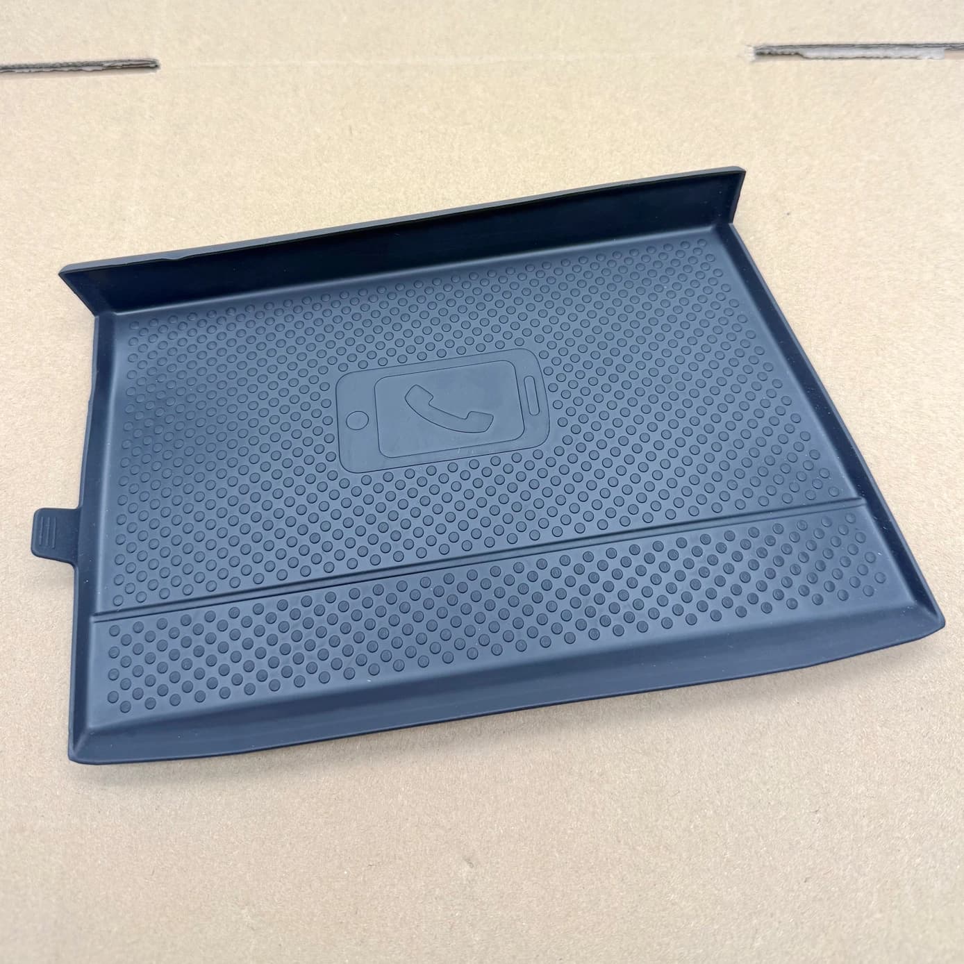 5NG863330A Genuine Center Console Wireless Charging Rubber Pad, Anti-Slip Dustproof Mat Only for Volkswagen Tiguan L