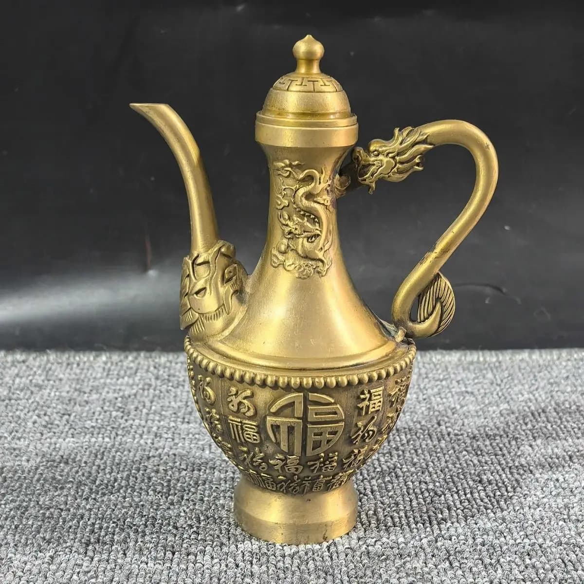 Wine pot Double dragon play beads Fu character relief dragon copper wine ancient old-fashioned creative bronze ornaments