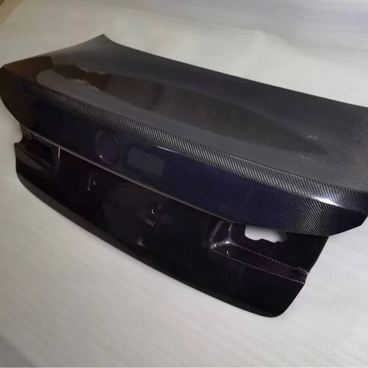 YX High Quality Dry Carbon Fiber Trunk Lid for  5 Series G30 G38 M5 F90 OEM Style Lightweight Upgrade Trunk Cover