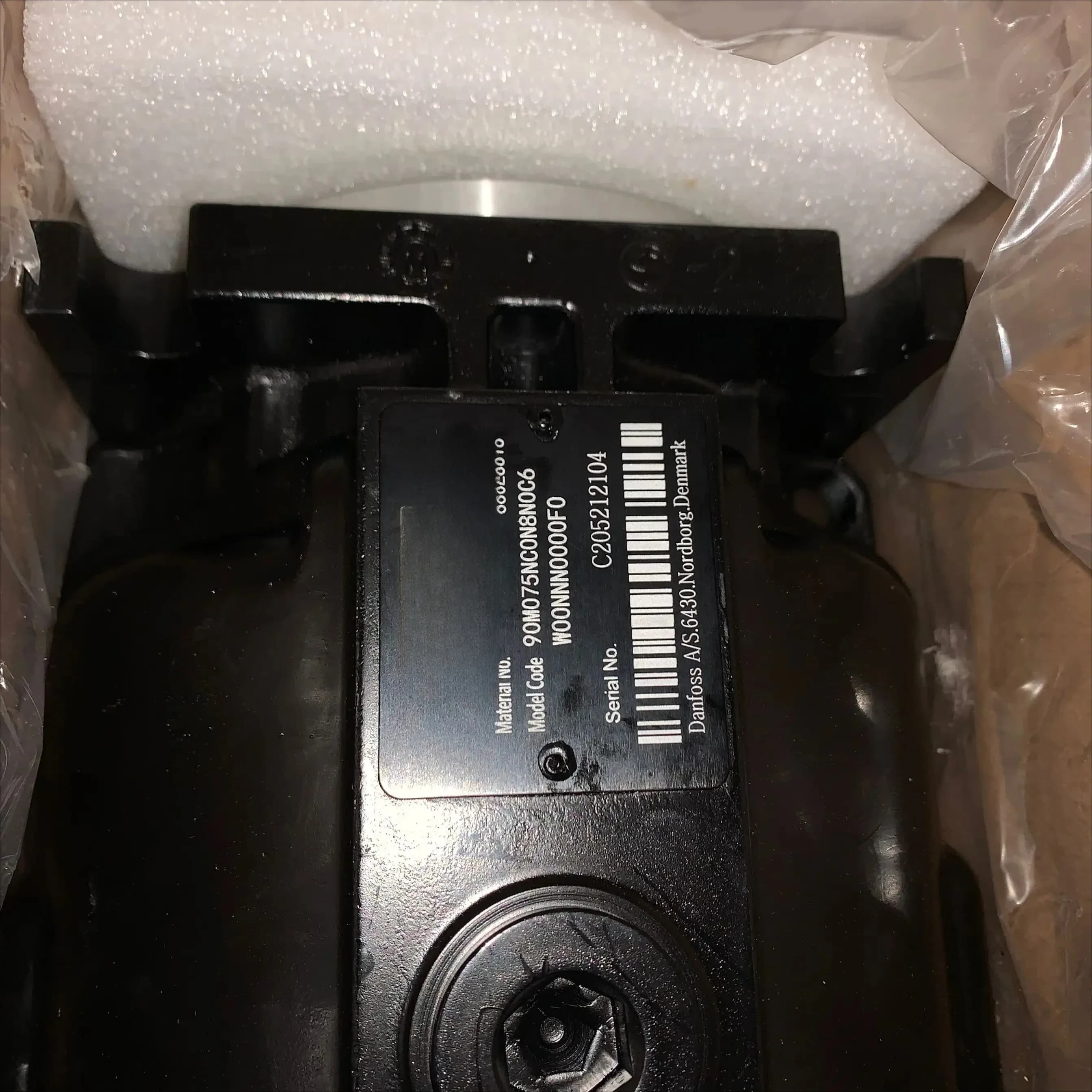 83023313 90M075NC0N8N0C6W00NNN0000F0 ORBITAL motor  original   motor large stock 90M075  series