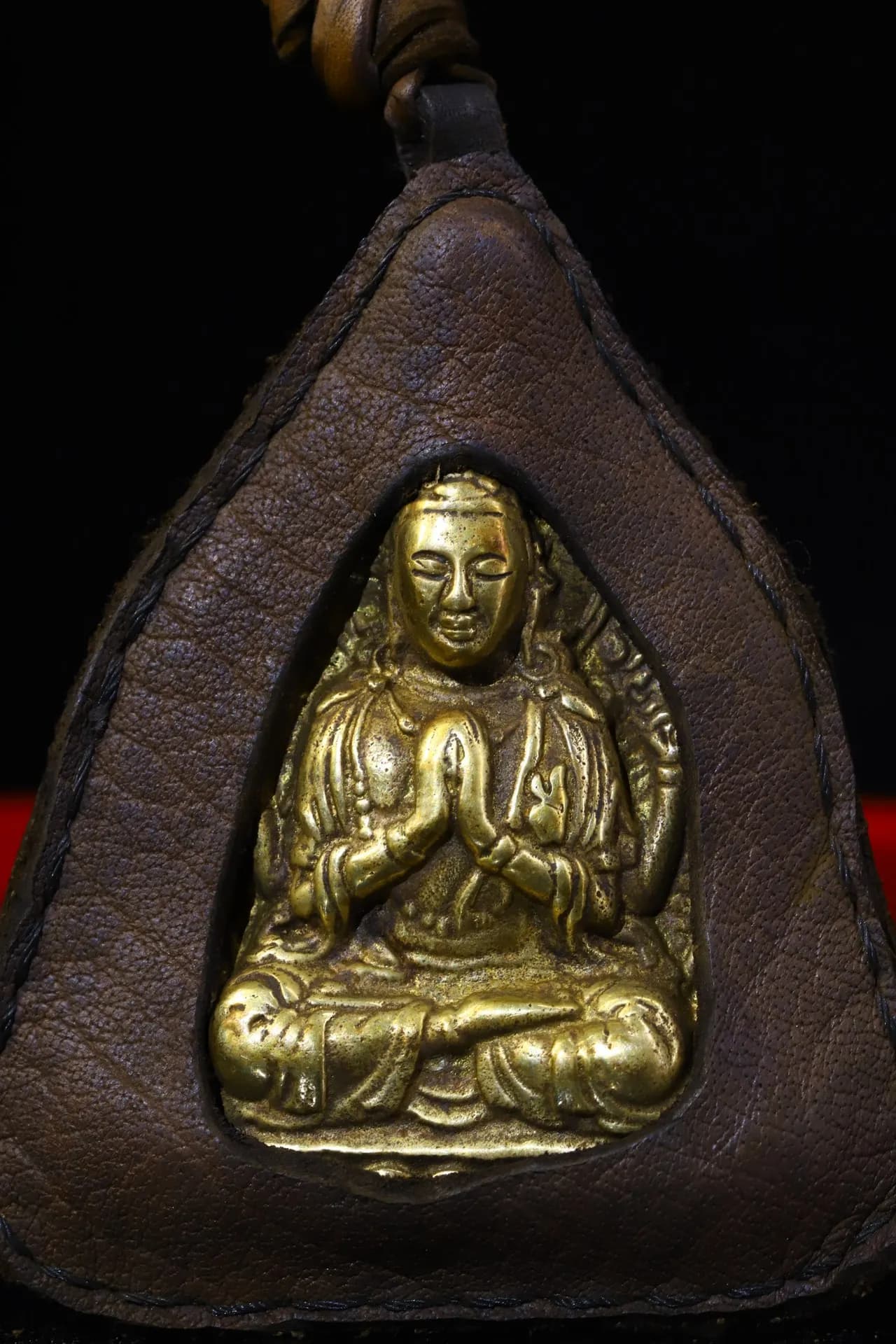 7"Tibetan Temple Collection Old Natural Cowhide Bronze Cinnabar Four-armed Guanyin  Amulet pendant Gawu Box Town house