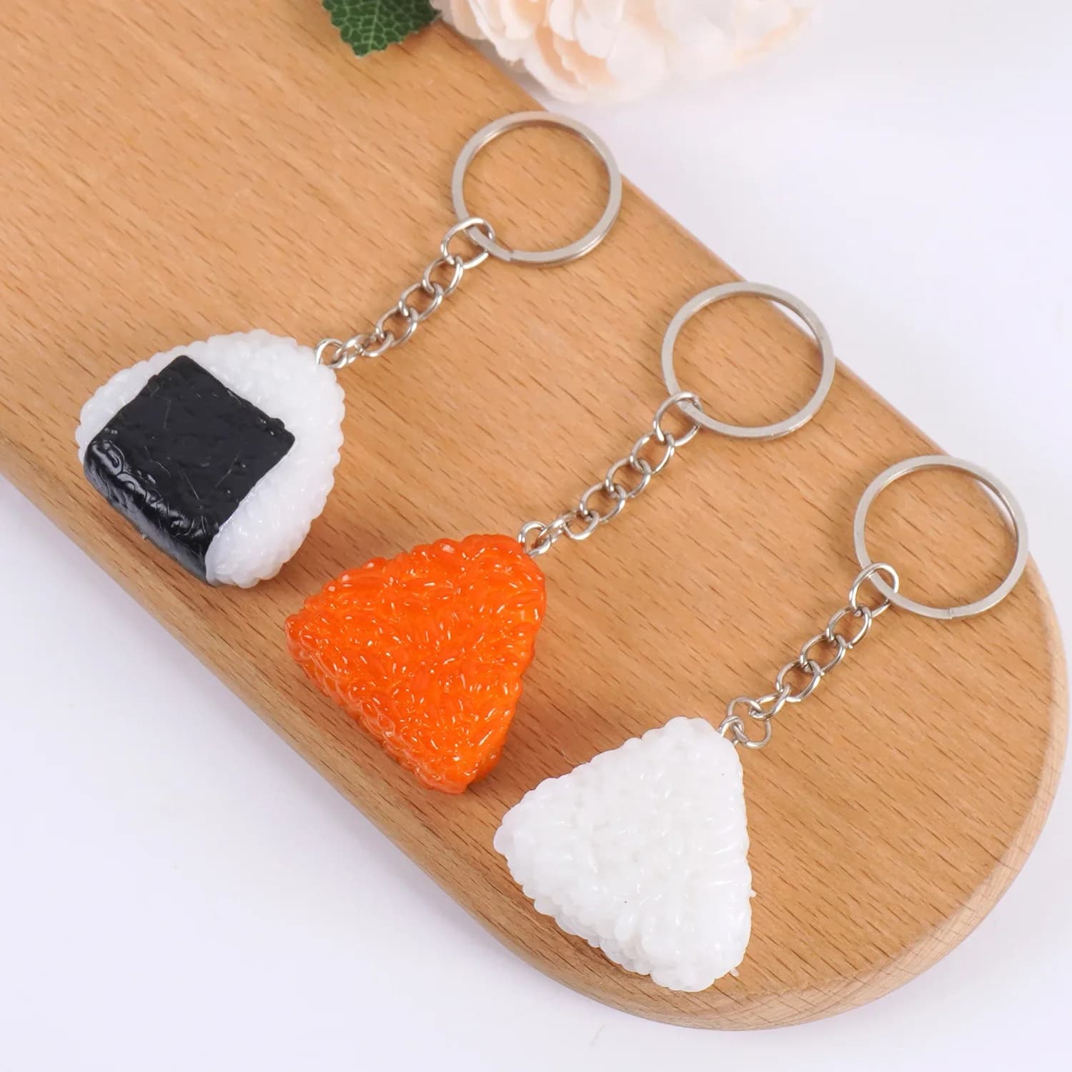 Llavero de onigiri, llaveros de comida, llavero de sushi, regalo creativo para mujeres y hombres, dijes para bolsos, coches y ca