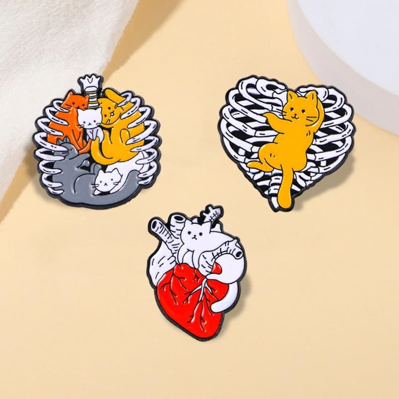 Creative Cartoon Cat Skull Rib Heart Design Brooch Metal Badges Pins For DIY Clothing Bags Hat Scarf T-shirt Jeans Decoration